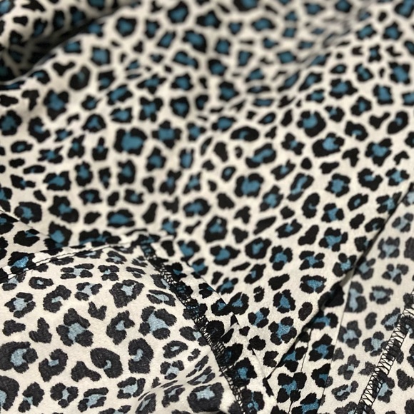 Loose Cheetah Midi Skirt - Picture 3 of 3